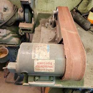 lot 22 image: MARATHON Belt Sander