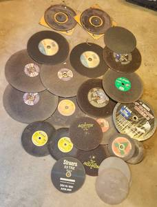 lot 29 image: Huge Lot of Cutting Discs Assorted