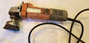 lot 33 image: Chicago Electric Angle Grinder
