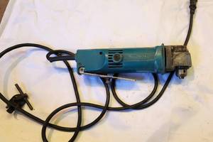 lot 37 image: Makita Right Angled Drill