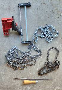 lot 64 image: OREGON Chain Sharpener with Chains