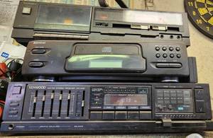lot 77 image: Stereo System Marantz Technics Kenwood 