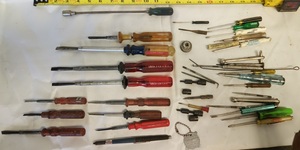 lot 114 image: VACO Quick Wedge Screwdrivers  small Screwdrivers