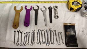 lot 128 image: BONNEY CAM LOCK, Spinner Wrench, 10 pc Combo Ignition Wrench Lot