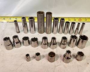 lot 143 image: Lot of 25 Craftsman Sockets