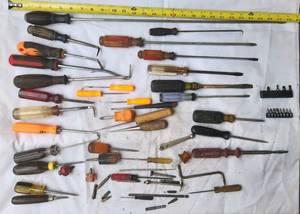 lot 252 image: HUGE Screwdriver Lot Craftsman, Stanley 