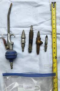 lot 266 image: Lot of 5 Air Chucks Blender