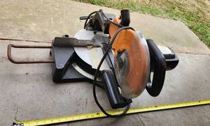 lot 271 image: Chicago Electric 10 Compound Slide Miter Saw WORKS