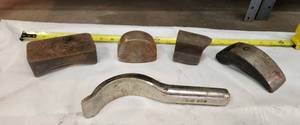 lot 283 image: Metal nice Hand Anvils x5 extremely heavy