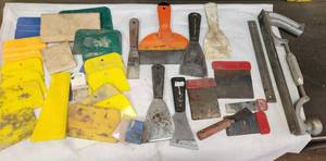 lot 294 image: Assorted Scrappers for Bondo Masonry, Files