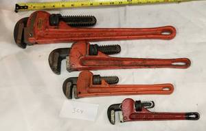 lot 324 image: Pipe Wrench Lot