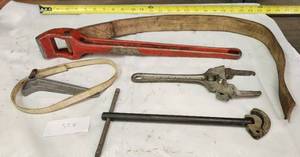 lot 328 image: Nice Lot of Wrenches