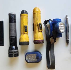 lot 353 image: Flashlight Lot