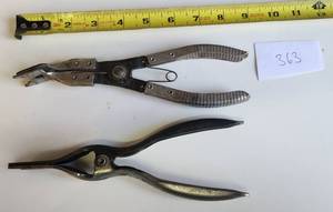 lot 363 image: Removal Tool Pliers