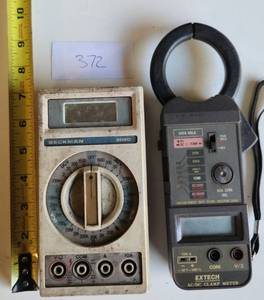 lot 372 image: Extech ACDC Clamp Meter & Multimeter