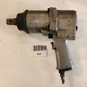 lot 412 image: Central Pneumatic Professional 34 drive Air Wrench
