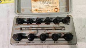 lot 174 image: Clutch Puller Removal Set in Case