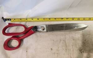 lot 161 image: Singer Scissors Professional