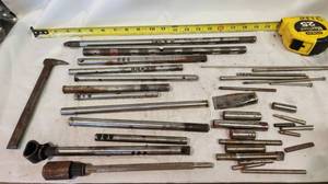 lot 155 image: Big Lot Rocker Shaft, Chisel Head, Spiked Metal Pick 
