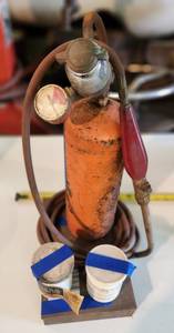 lot 440 image: Acetylene tank and torch 