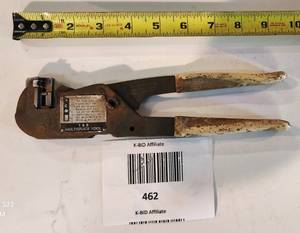 lot 462 image: T & B Share Stake Crimp Tool