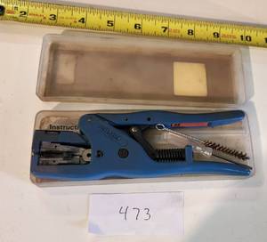 lot 473 image: Thomas & Betts Self adjusting Wire Stripper