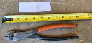 lot 224 image: Thomas & Betts Crimping Pliers