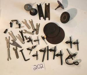 lot 202 image: Lot of Grinding Wheels  Extra keys for Drills