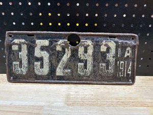lot 26 image: Vintage License Plate