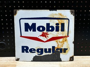 lot 52 image: Vintage Mobil Regular Sign