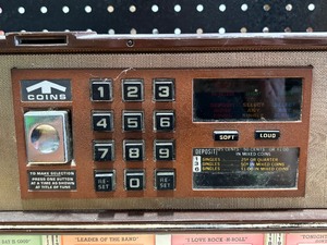 lot 13 image: Vintage Seeburg Digital Electronic Consolette Wallbox Jukebox