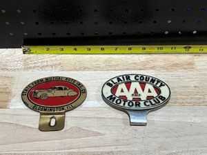 lot 71 image: Vtg State Farm License & AAA Automobile Plate Topper