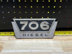 lot 86 image: Farmall 706 Diesel Emblem