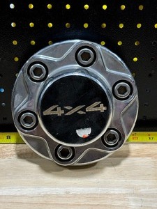 lot 96 image: 4x4 Wheel Center Cap GMCChevy