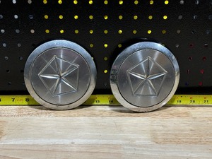 lot 98 image: Chrysler Mopar 1986-88 Wire Wheel Cover Center Caps