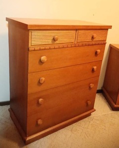 lot 20 image: Mid-Century MCM Tall Boy Chest of Drawers Mainliner By Hooker Maple()