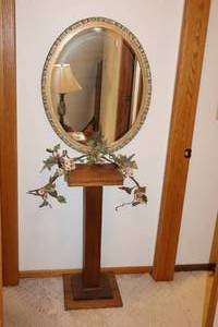 lot 73 image: Vintage Home Decor Plant Pedestal Stand, Oval Wall Mirror