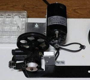 lot 27 image: Electric Bobbin Rewinder