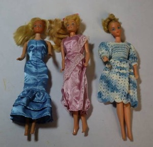 lot 55 image: Mattel Barbie Doll 1965 Philippines, Barbie 1966 Taiwan, Midge 1966