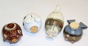lot 107 image: (4) Vintage Pottery Clay Pig Collection