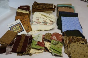 lot 116 image: Textile Art Quilting Project Kit NOS...Redwing Pottery Quilt Just Got Started...