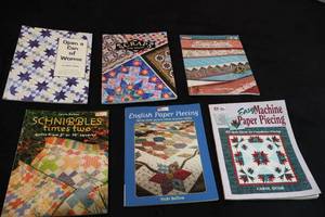 lot 178 image: (6) Quilting Books
