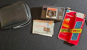 lot 34 image: Kodak K15 F Camera With Case and Flash Bulbs