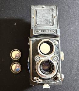 lot 25 image: Vintage Rolleiflex Camera by Franke & Heidecke Braunschweig