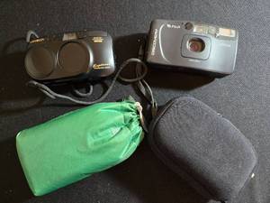 lot 110 image: Minolta Exploea & Fuji Discovery Cameras