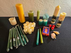 lot 169 image: Multi-Color Candle Collection