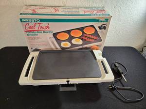 lot 122 image: Presto Cool Touch Family Size Electric Griddle