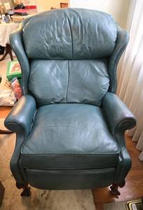 lot 194 image: Green Leather Comfortable Reclining Chair