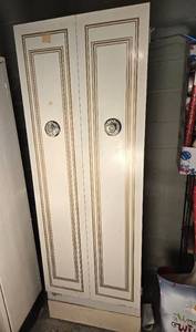 lot 221 image: Vintage Storage Cabinet