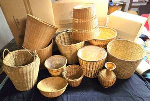 lot 78 image: Collection of Baskets